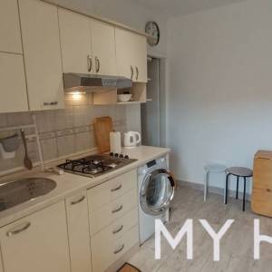 Kuća sa više stanova u Vrboskoj