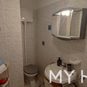 Kuća sa više stanova u Vrboskoj