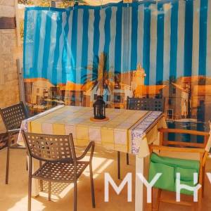 Kuća sa više stanova u Vrboskoj