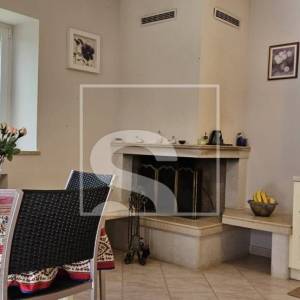 Kuća u srcu prirode, okružena zelenilom