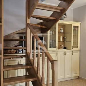 Kuća u srcu prirode, okružena zelenilom