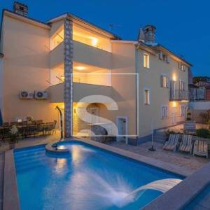 Kuća Vodnjan - 8 spavaćih soba, bazen, pogled na more