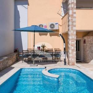 Kuća Vodnjan - 8 spavaćih soba, bazen, pogled na more