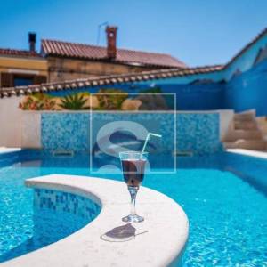 Kuća Vodnjan - 8 spavaćih soba, bazen, pogled na more