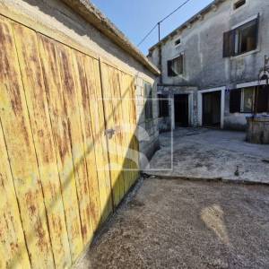 Kuća za adaptaciju nedaleko od centra Barbana