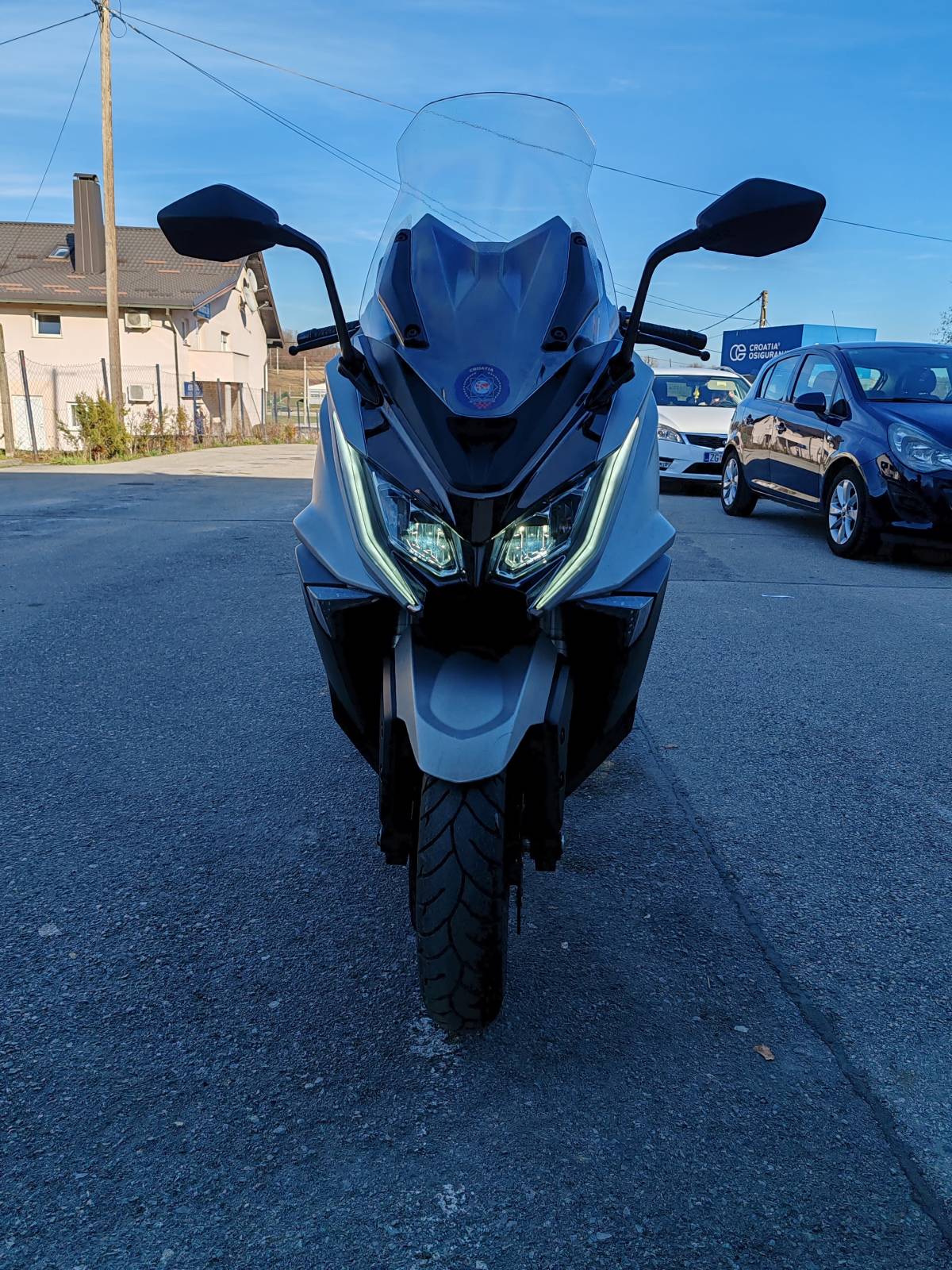 KYMCO AK550, 2017. god., srebrni mat metalik, odličan