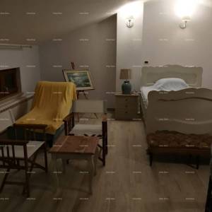 Labin okolica, Kamena kuća s bazenom i velikom okućnicom