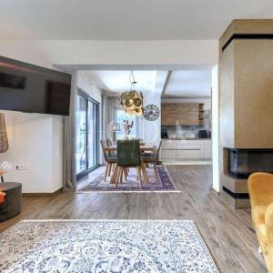 Labin, okolica, moderna Villa s bazenom i velikom okućnicom