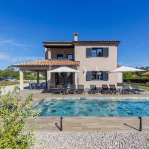 Labin, okolica, moderna Villa s bazenom i velikom okućnicom