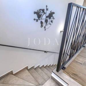 Labin, okolica, moderna Villa s bazenom i velikom okućnicom