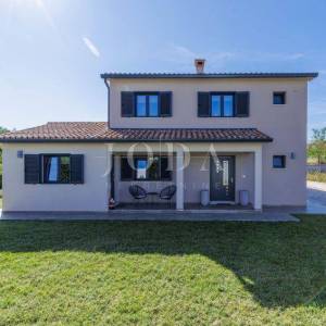 Labin, okolica, moderna Villa s bazenom i velikom okućnicom