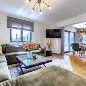 Labin, okolica, moderna Villa s bazenom i velikom okućnicom