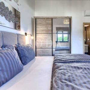 Labin, okolica, moderna Villa s bazenom i velikom okućnicom