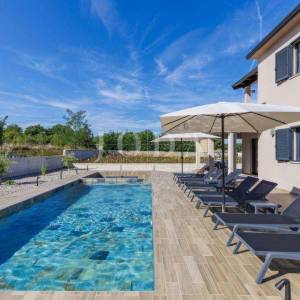 Labin, okolica, moderna Villa s bazenom i velikom okućnicom