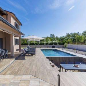 Labin, okolica, moderna Villa s bazenom i velikom okućnicom