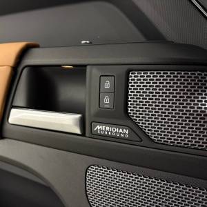 Land Rover Defender 5.0 V8