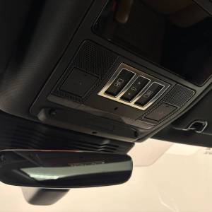 Land Rover Discovery 3.0 R-Dynamic HSE 250 AWD MHEV