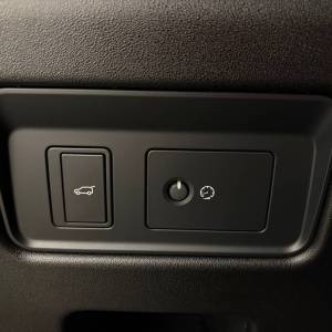 Land Rover Discovery 3.0 R-Dynamic HSE 250 AWD MHEV