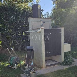 Lijepa obiteljska kuća sa bazenom,UMAG okolica