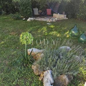 Lijepa obiteljska kuća sa bazenom,UMAG okolica