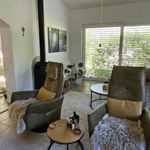 Lijepa obiteljska kuća sa bazenom,UMAG okolica