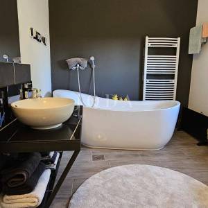 Lijepa obiteljska kuća sa bazenom,UMAG okolica