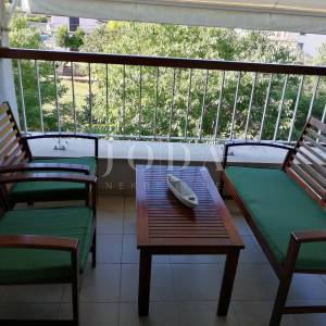 Lijepi stan sa terasom i parkirnim mjestom na atraktivnoj lokaciji,ROVINJ