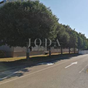 Lijepi stan sa terasom i parkirnim mjestom na atraktivnoj lokaciji,ROVINJ