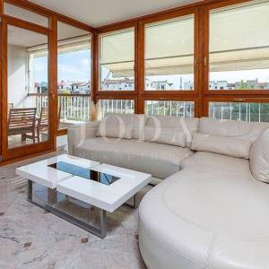 Lijepi stan sa terasom i parkirnim mjestom na atraktivnoj lokaciji,ROVINJ