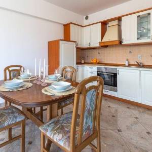 Lijepi stan sa terasom i parkirnim mjestom na atraktivnoj lokaciji,ROVINJ