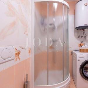 Lijepi stan sa terasom i parkirnim mjestom na atraktivnoj lokaciji,ROVINJ