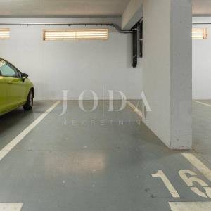 Lijepi stan sa terasom i parkirnim mjestom na atraktivnoj lokaciji,ROVINJ