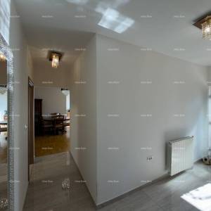 Ližnjan, uređena I kompletno namještena kuća sa garažom i konobom