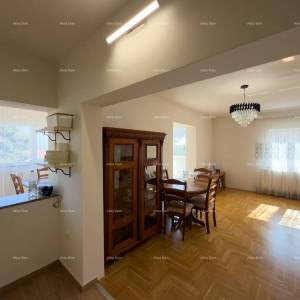 Ližnjan, uređena I kompletno namještena kuća sa garažom i konobom