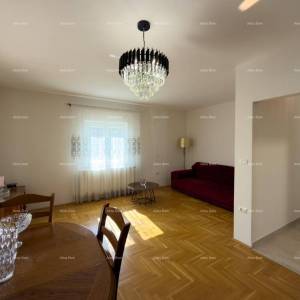 Ližnjan, uređena I kompletno namještena kuća sa garažom i konobom