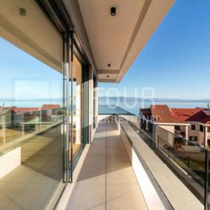 Lovran, novogradnja, 3s+db, 142.11m2, terasa, okućnica, pogled na more