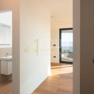 Lovran, novogradnja, 75.87m2, 2s+db, terasa, okućnica, pogled na more