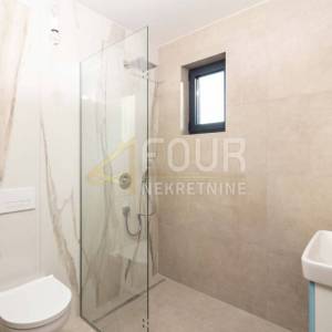 Lovran, novogradnja, 75.87m2, 2s+db, terasa, okućnica, pogled na more