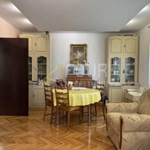 Lovran, samostojeća kuća s pogledom na more