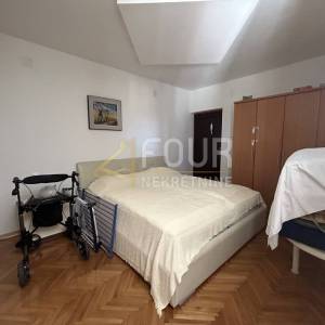 Lovran, samostojeća kuća s pogledom na more