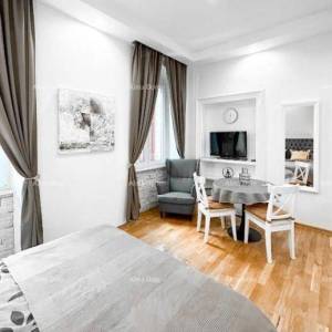 Luksuzan stan u srcu Pule – 122 m². Pješačka zona.