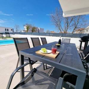 Luksuzna kuća s bazenom u srcu Istre.