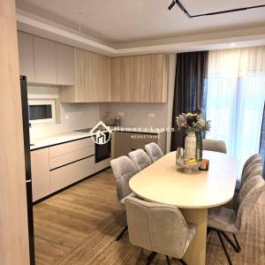 Luksuzna namještena  Villa s bazenom ,okućnicom i panoramskim pogledom