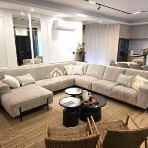 Luksuzna namještena  Villa s bazenom ,okućnicom i panoramskim pogledom