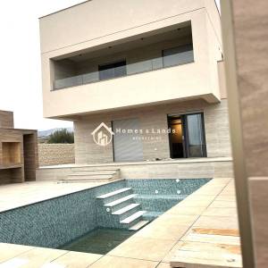 Luksuzna namještena  Villa s bazenom ,okućnicom i panoramskim pogledom