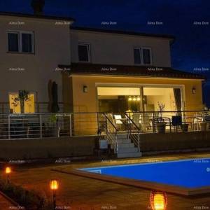 Luksuzna vila s bazenom na prodaju – Istra, okolica Barbana