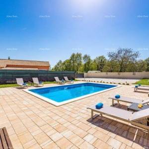 Luksuzna vila s bazenom na prodaju – Istra, okolica Barbana