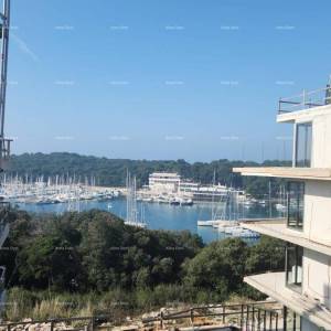 Luksuzni stan s pogledom na more i garažnim mjestom, Pula, Veruda!