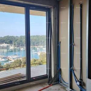 Luksuzni stan s pogledom na more i garažnim mjestom, Pula, Veruda!