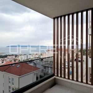 MAKARSKA – ekskluzivan stan s panoramskim pogledom i privatnim bazenom